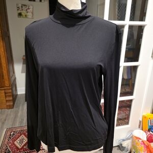 St. John Collection Elegant Black Long Sleeve Top
